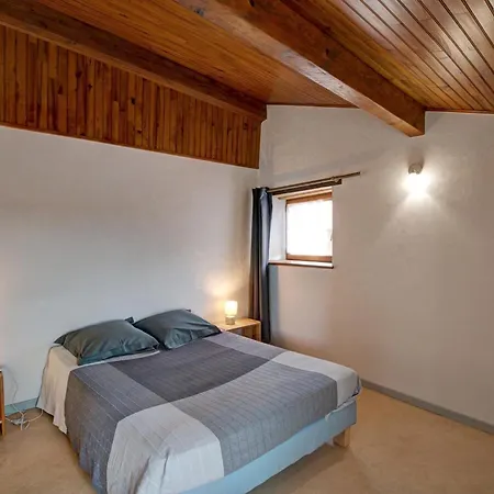 De Charme Avec Cheminee, Balcon Et Jardin A St-medard-en-forez - Fr-1-496-279 * Saint-Médard-en-Forez